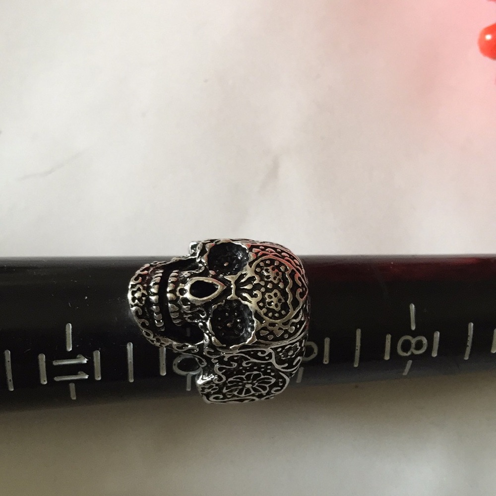 Skull engraved ring - Picture 5 of 6
